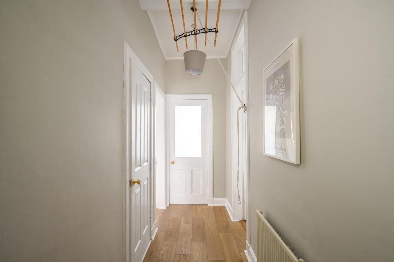 2Br New Town Castle View Apartment EDI Exteriér fotografie