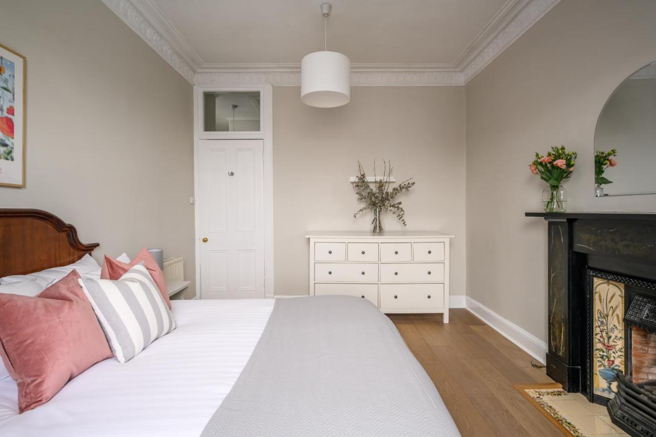 2Br New Town Castle View Apartment EDI Exteriér fotografie